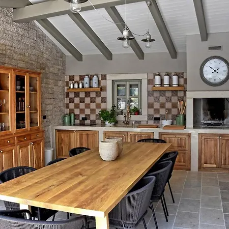 Villa Zita With Private Pool And Sauna *